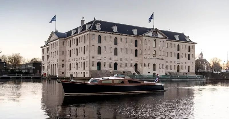 Boat Mira